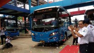 20181231puluhan-armada-transjabodetabek-mulai-beroperasi-1