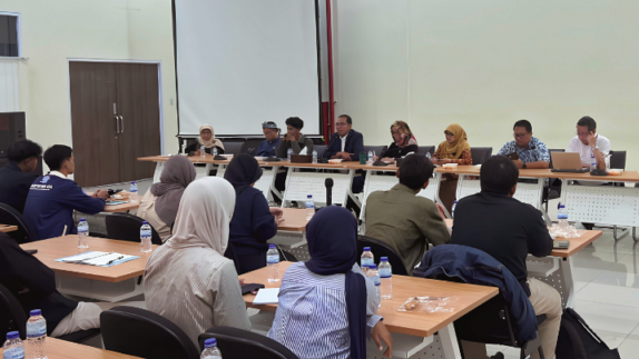 dialog-terbuka-bersama-mahasiswa-rektor-tegaskan-posisi-ipb-university-tidak-kelola-sppg-fokus-pada-pusat-unggulan-pemenuhan-gizi-nasional-coe-pgn-770x400-2